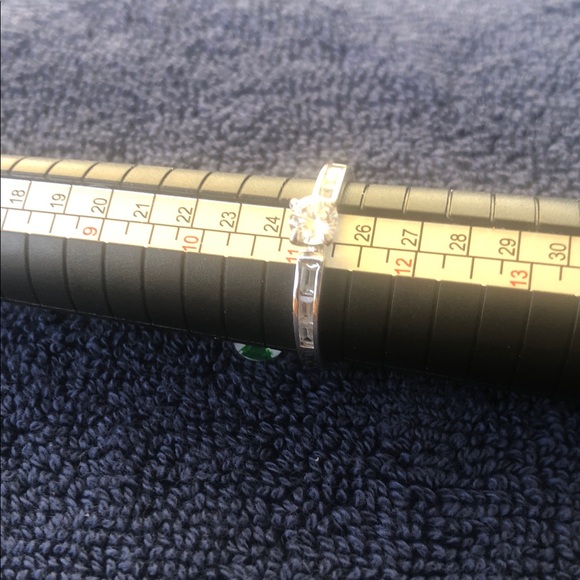 Item 10 - Picture 1 of 1